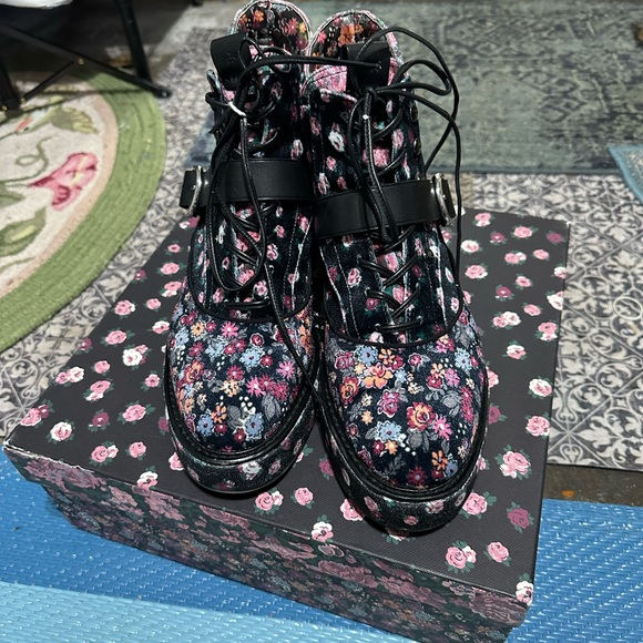 Coach x Tabitha Simmons Chelsea Urban Hiker Boot - Picture 10 of 16